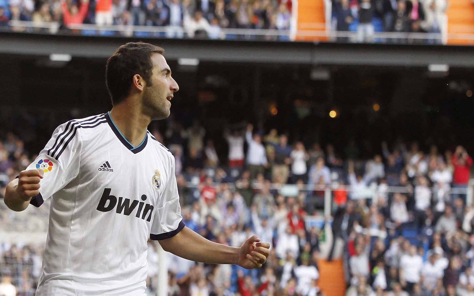 开云体育中国官方网站-逆境中逆袭的“魔幻团队”：他们的传奇故事，魔幻队员